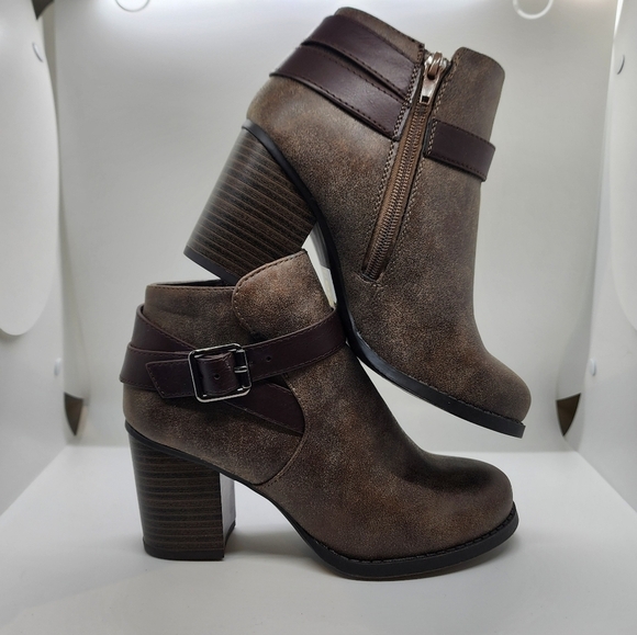 Soda Kylie Toupe Rough Cut Ankle High Booties Women's Size 6 New - Picture 2 of 16